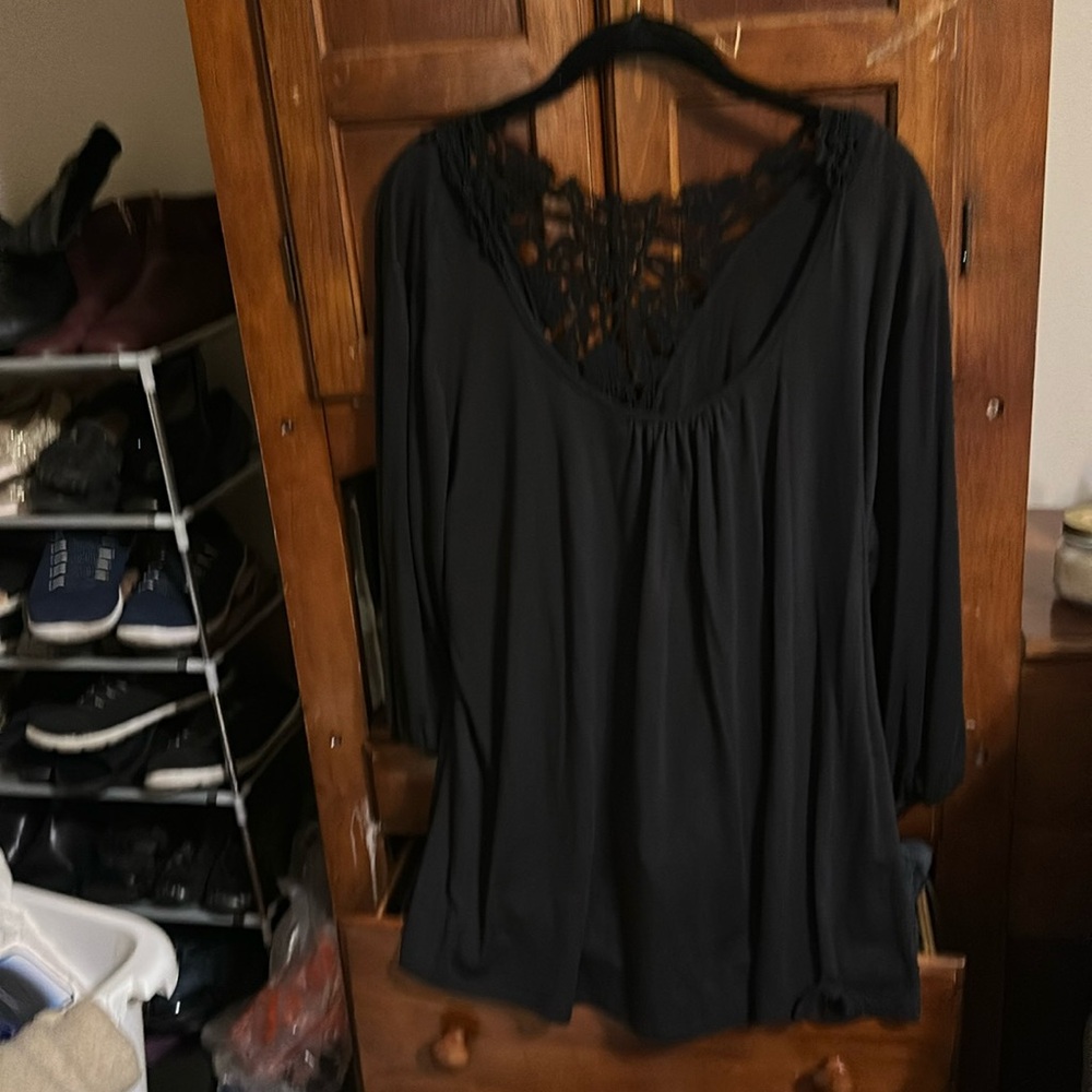 Black blouse Size 2X Long Sleeve 
63% Polyester
32% Rayon
5%Spandex